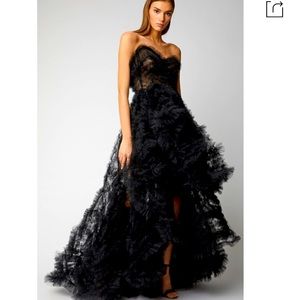 Oscar de la Ranta black gown